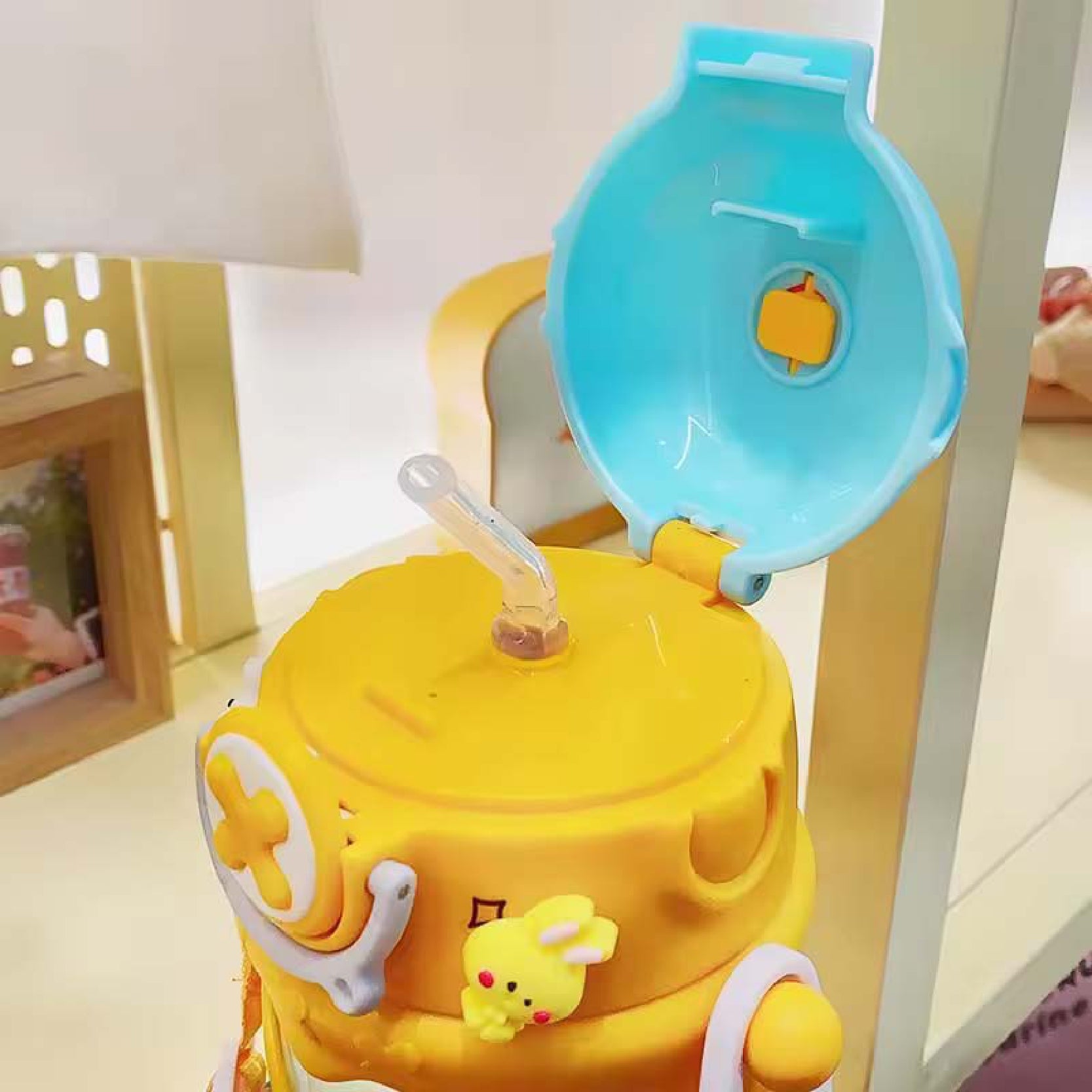 BABYDISE Cartoon Straw Bottle